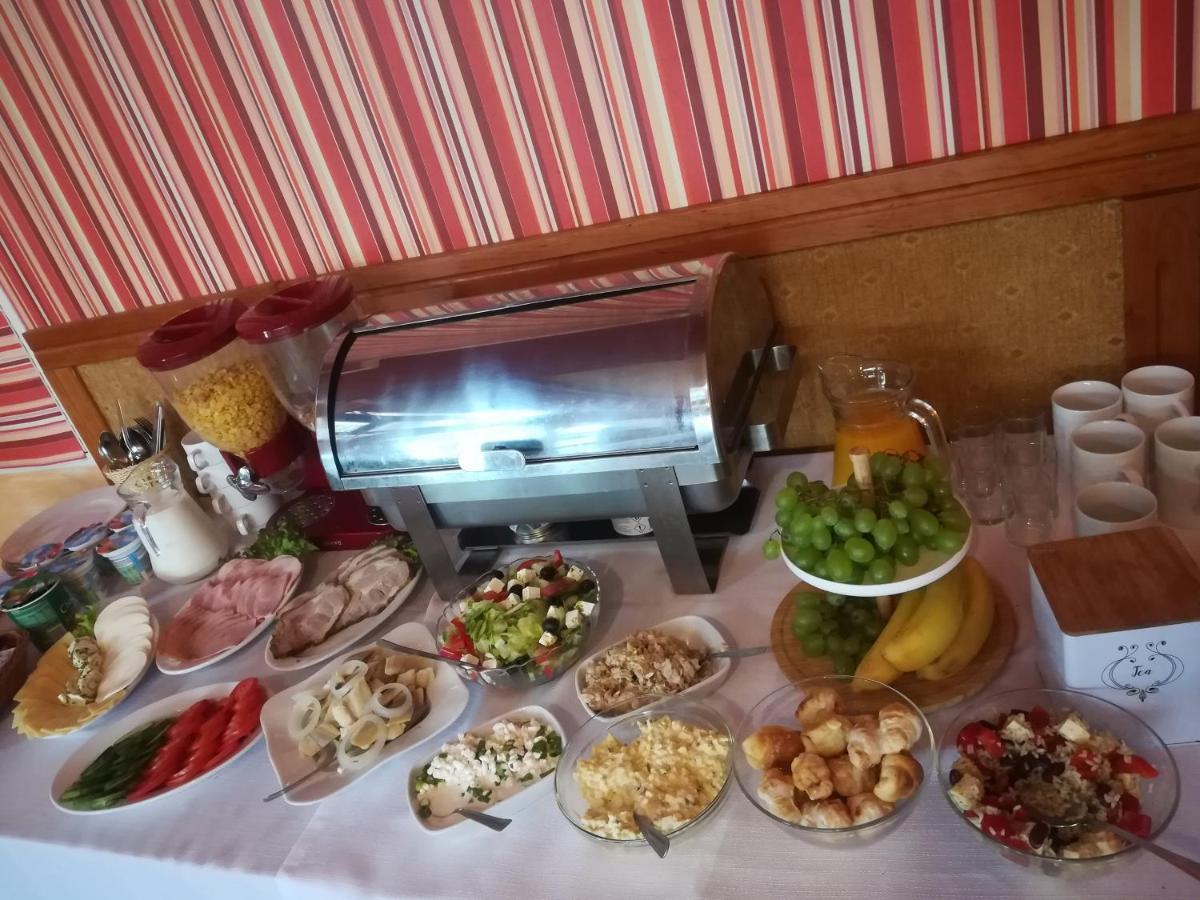 Hotel E-Lektor Моронг Екстериор снимка