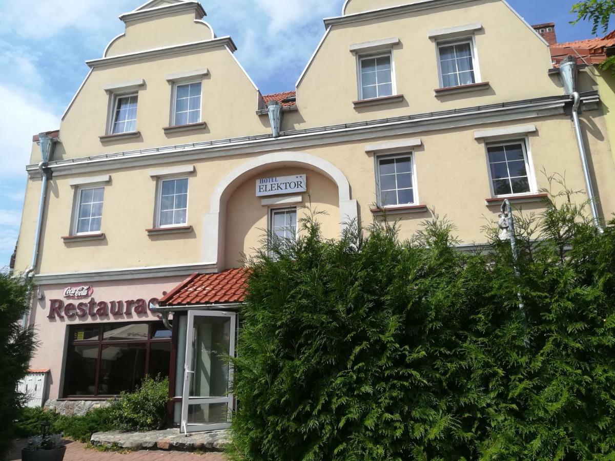Hotel E-Lektor Моронг Екстериор снимка