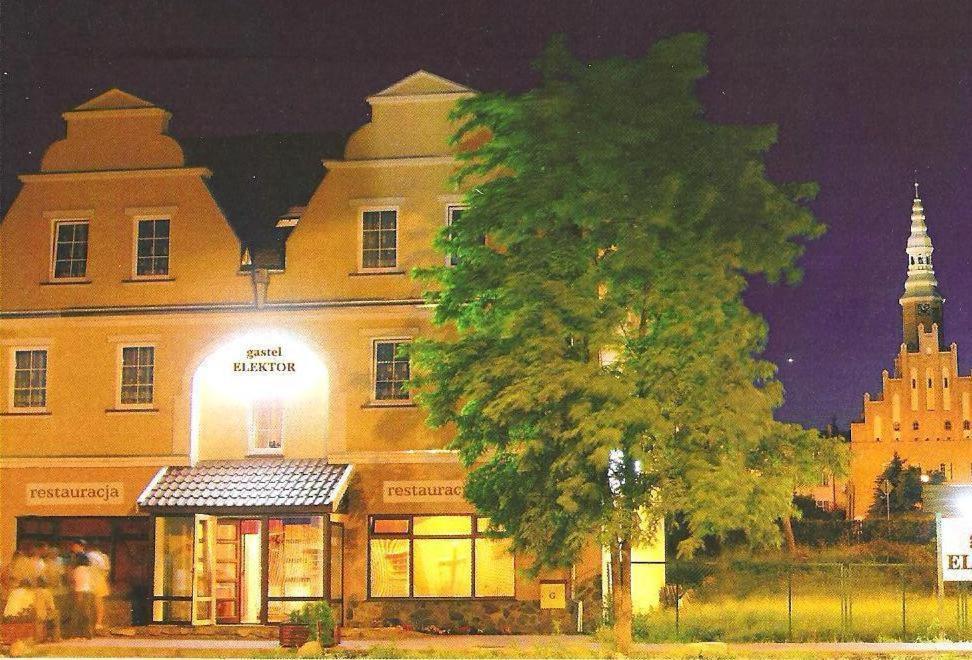 Hotel E-Lektor Моронг Екстериор снимка