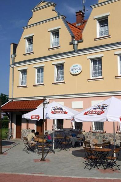 Hotel E-Lektor Моронг Екстериор снимка