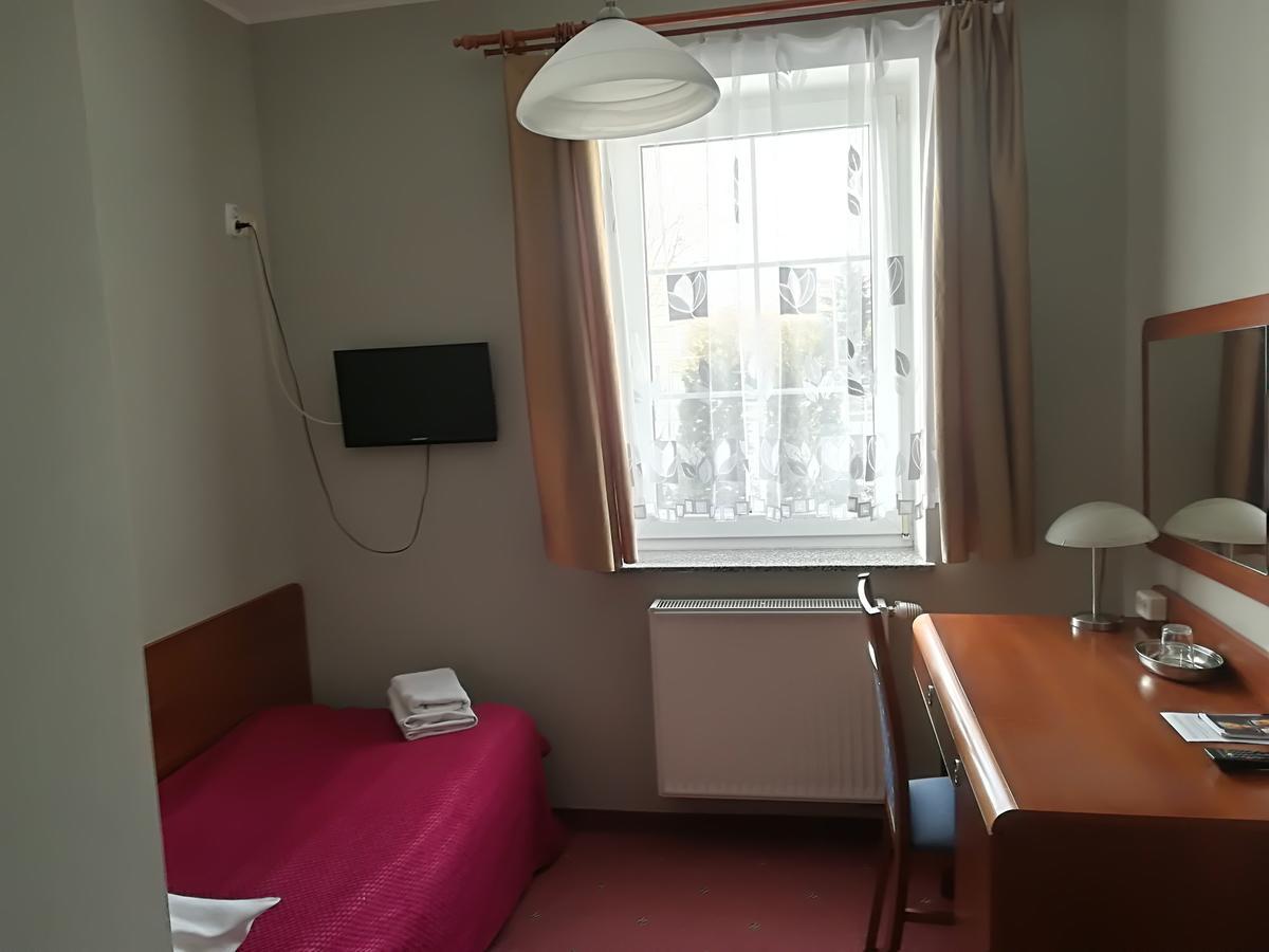 Hotel E-Lektor Моронг Екстериор снимка